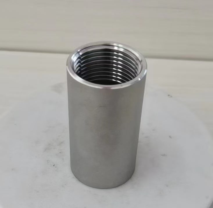 Stainless steel pipe fittings, full thread